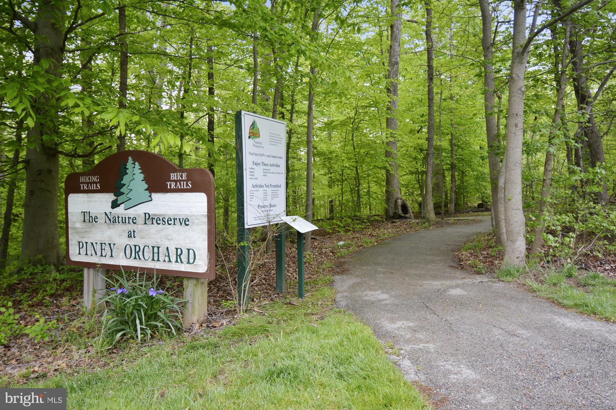 8742 Orchard Green Ct