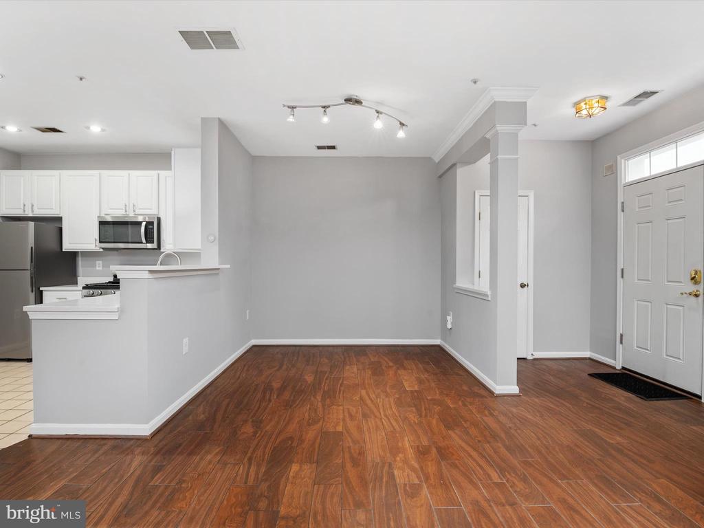 8742 Orchard Green Ct
