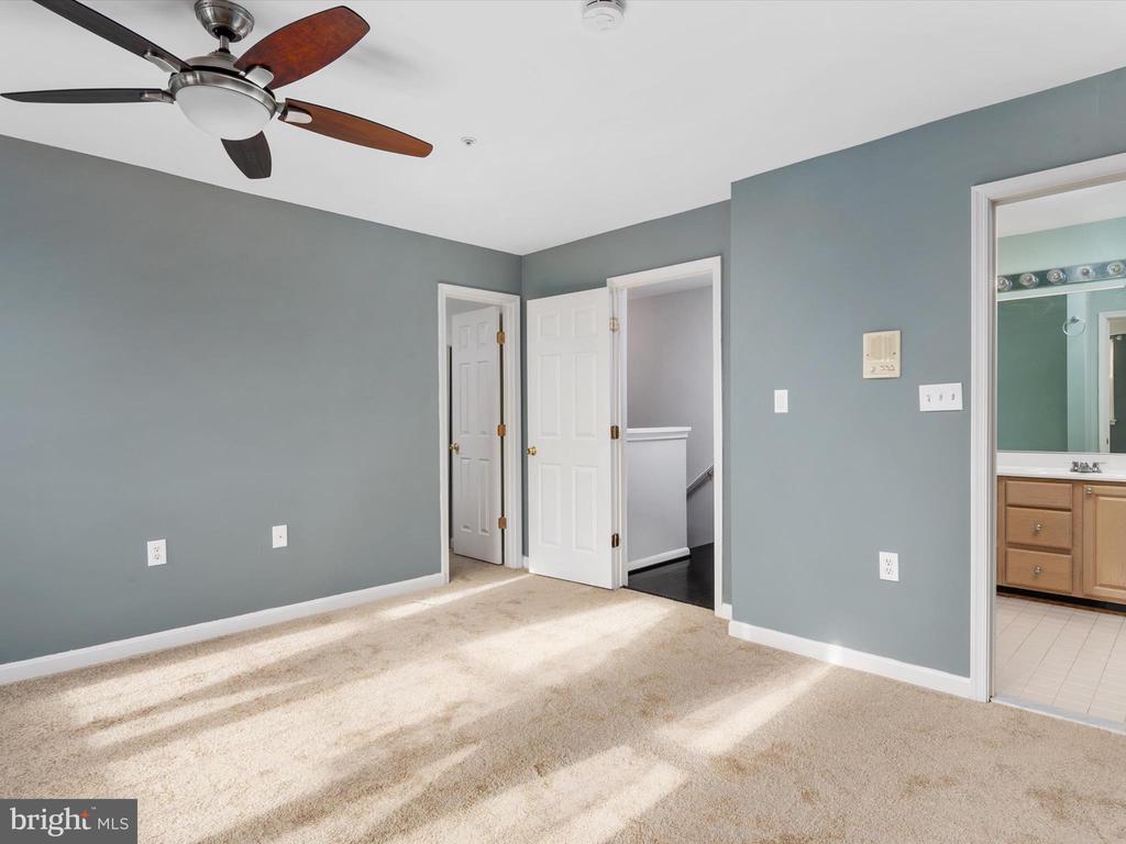 8742 Orchard Green Ct