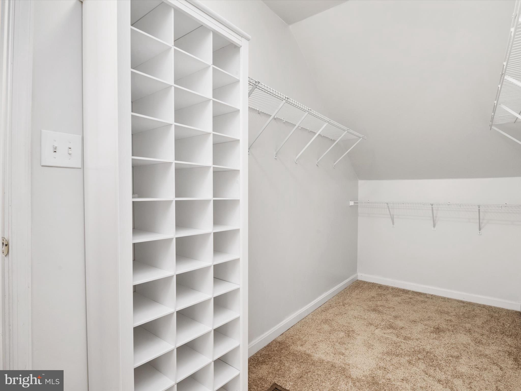 8742 Orchard Green Ct