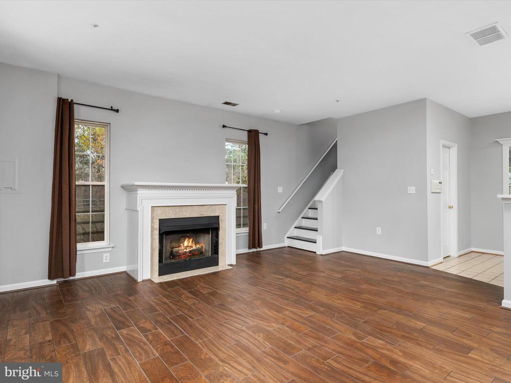 8742 Orchard Green Ct