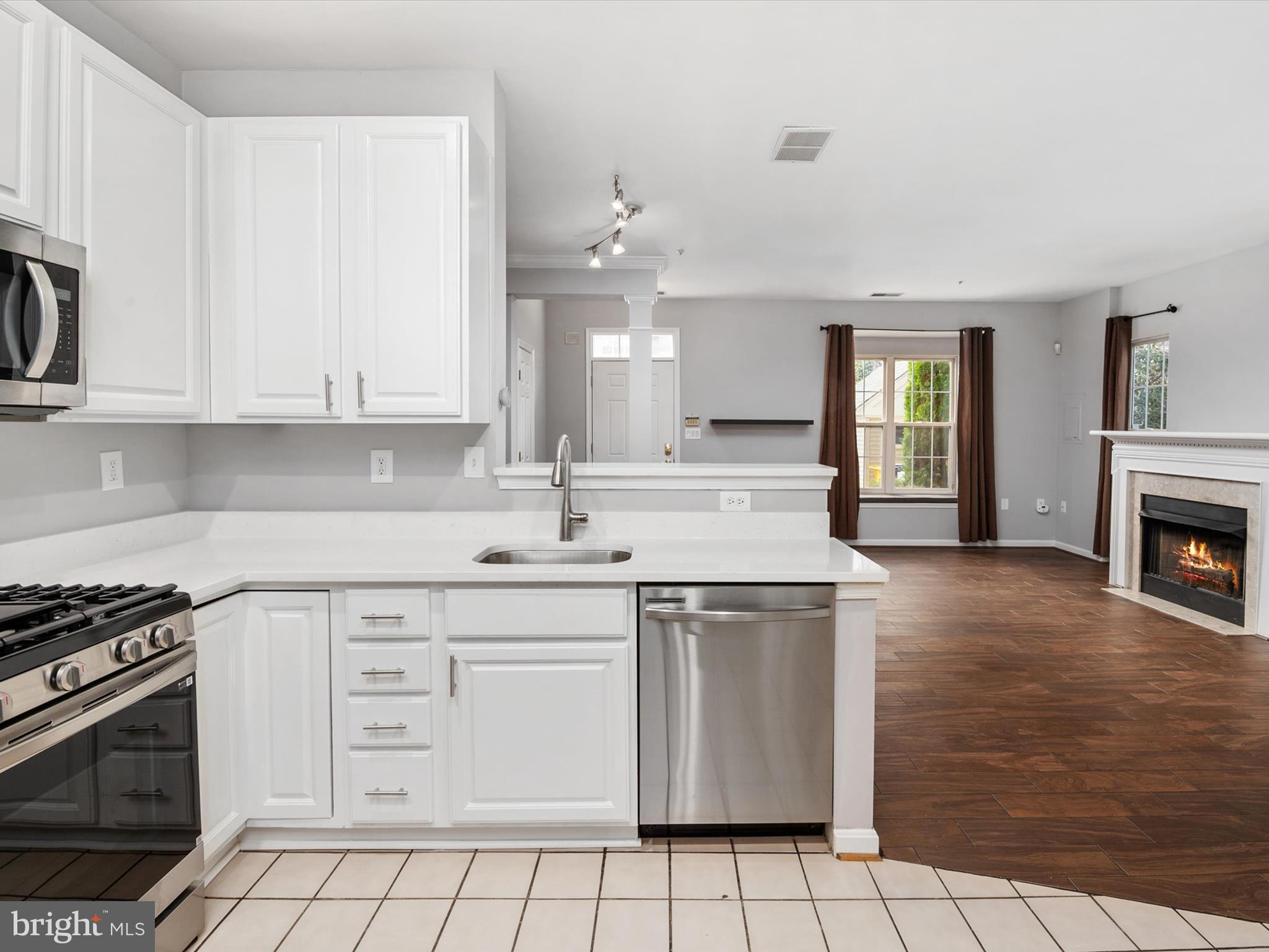 8742 Orchard Green Ct