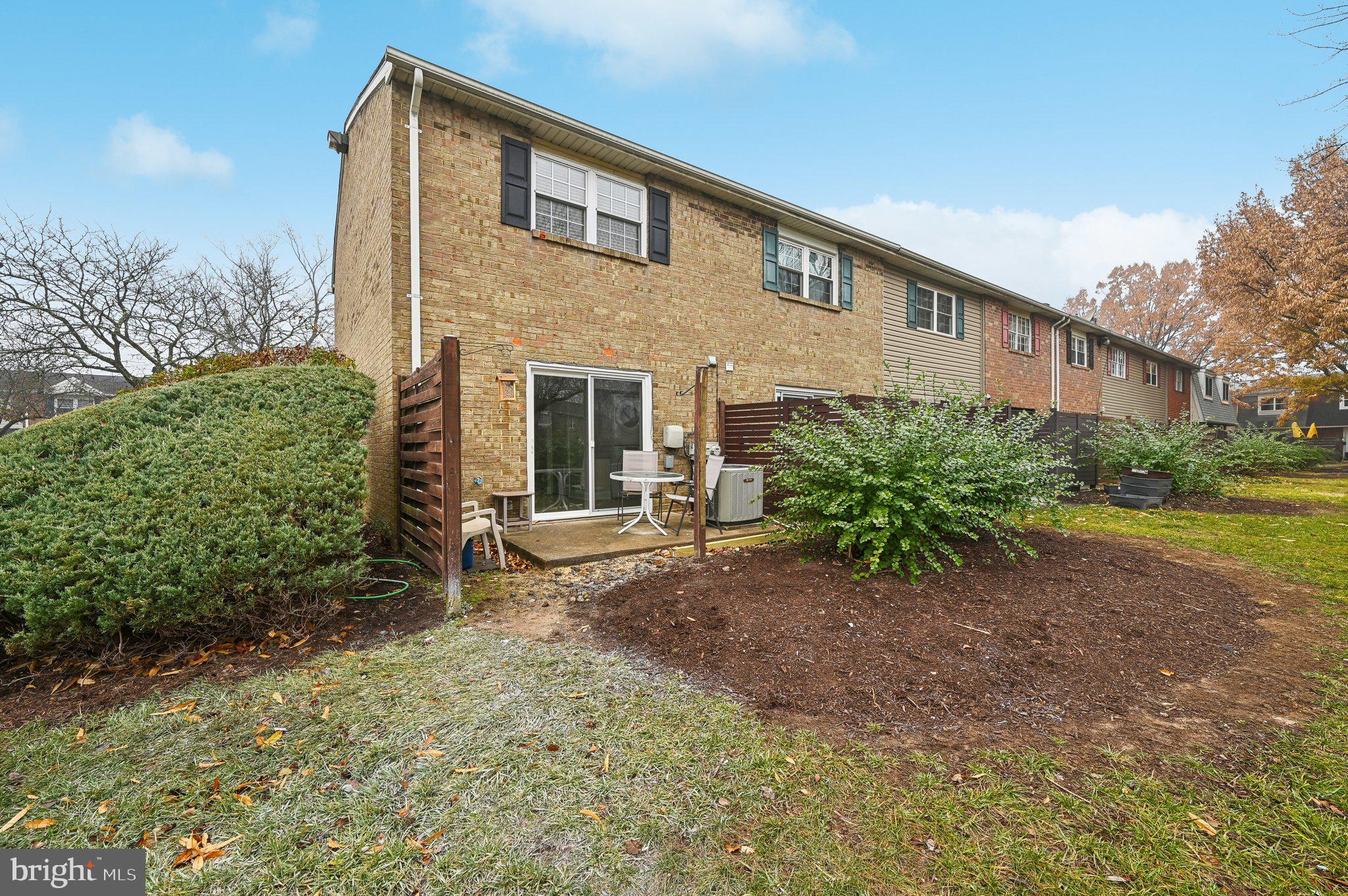 8438 Norwood Dr