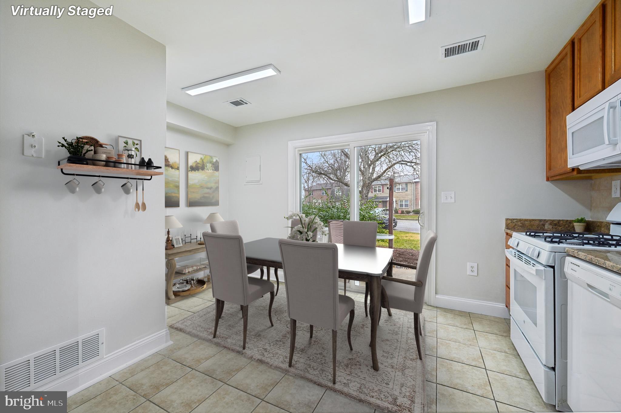 8438 Norwood Dr