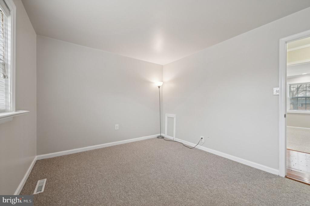 8438 Norwood Dr