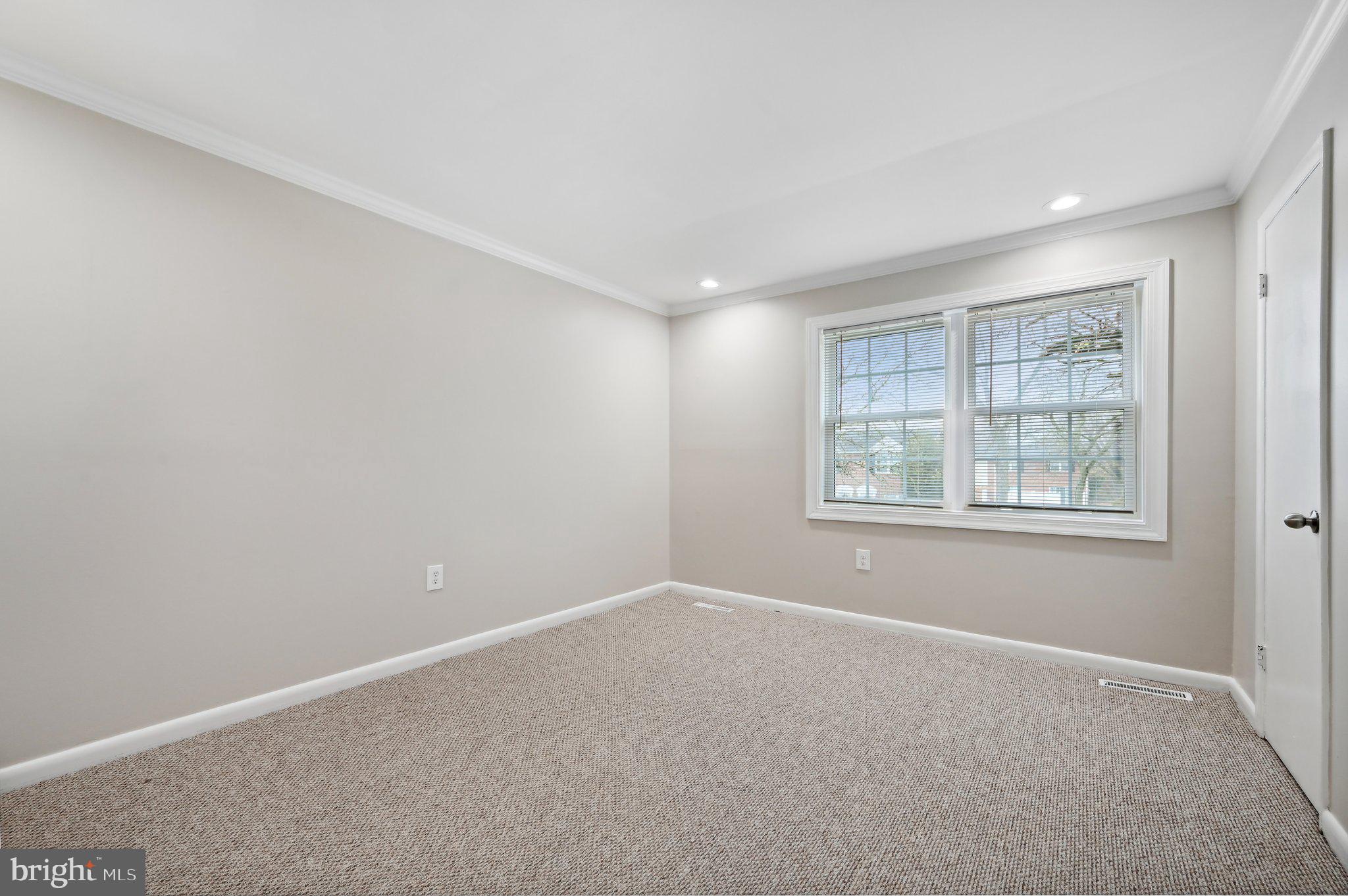 8438 Norwood Dr