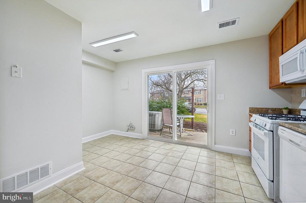 8438 Norwood Dr