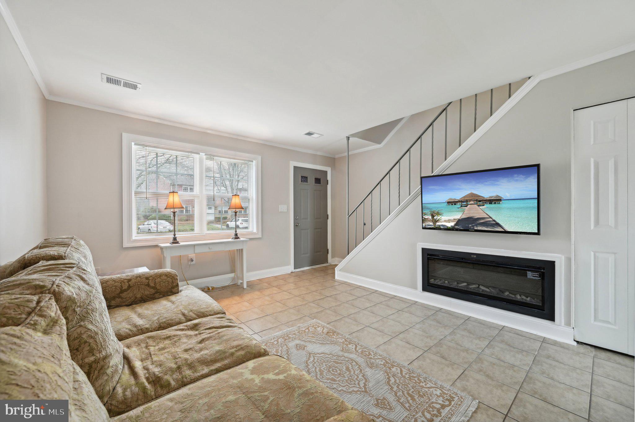 8438 Norwood Dr