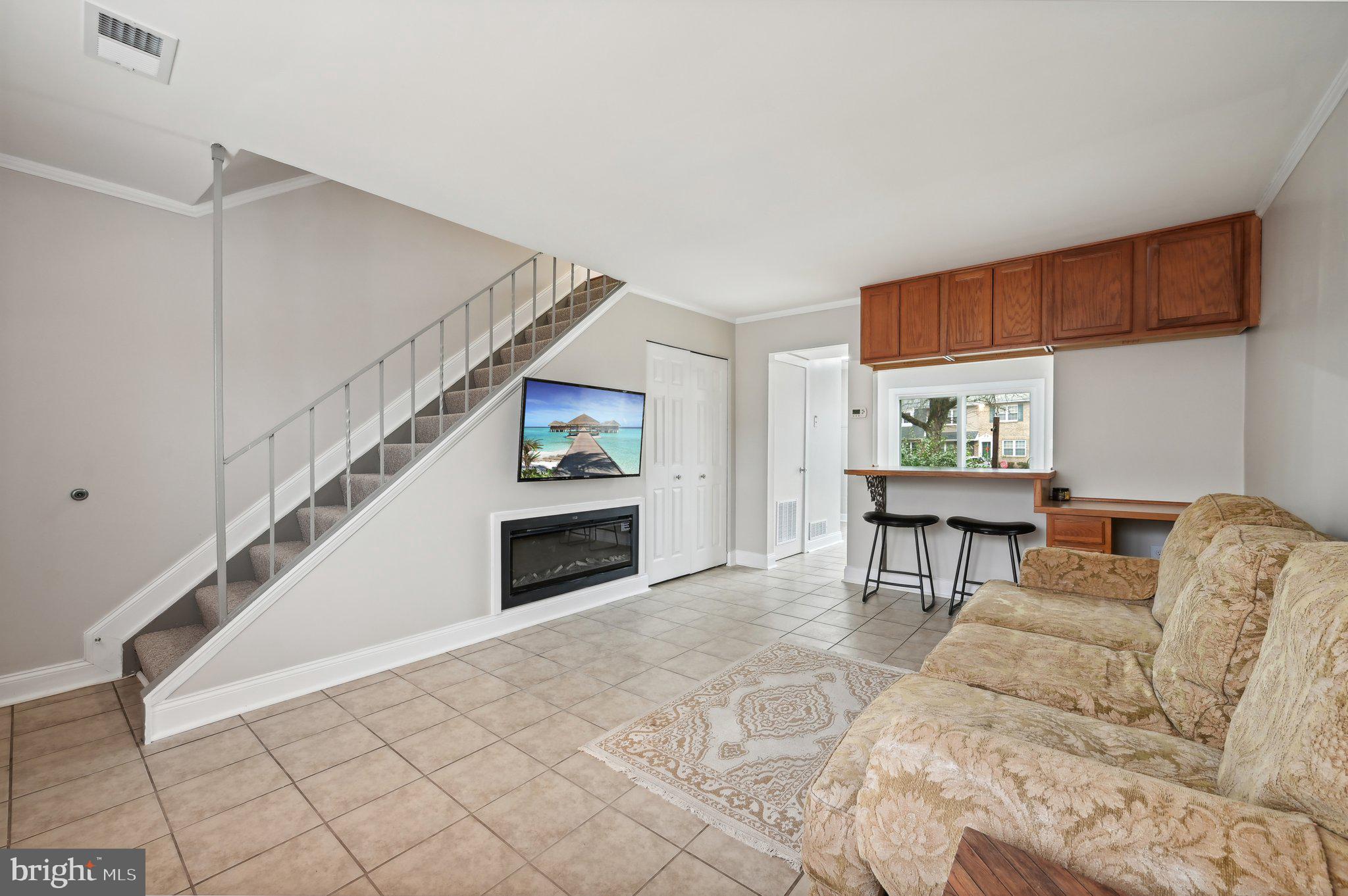8438 Norwood Dr