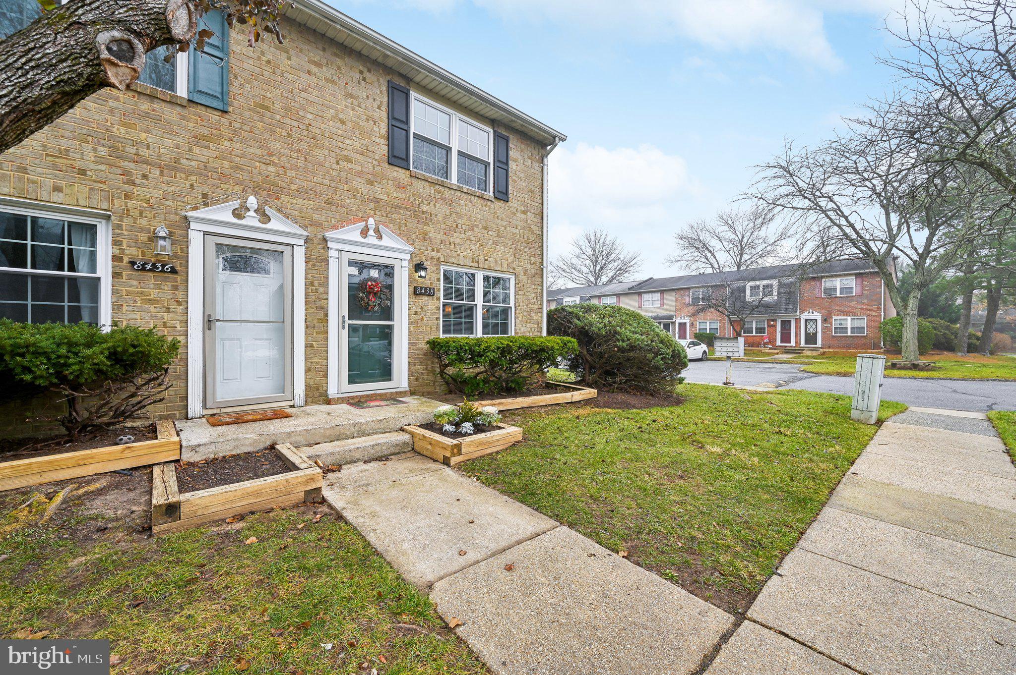 8438 Norwood Dr