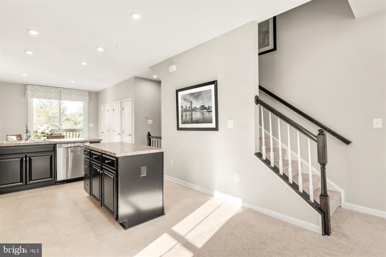 185 Woodgate Cir #Clarendon-Midlevel