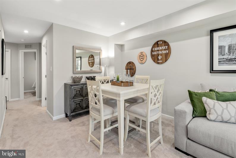 185 Woodgate Cir #Clarendon-Midlevel