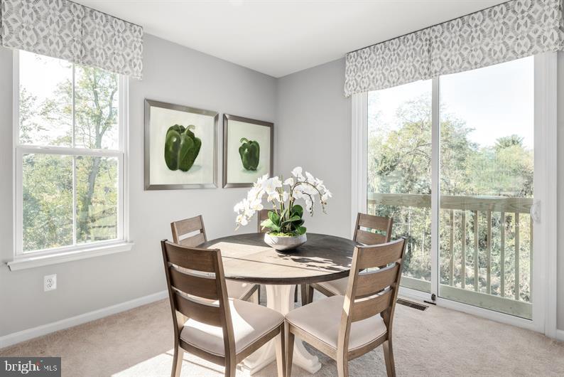 185 Woodgate Cir #Clarendon-Midlevel
