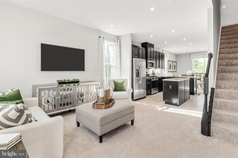 185 Woodgate Cir #Clarendon-Midlevel