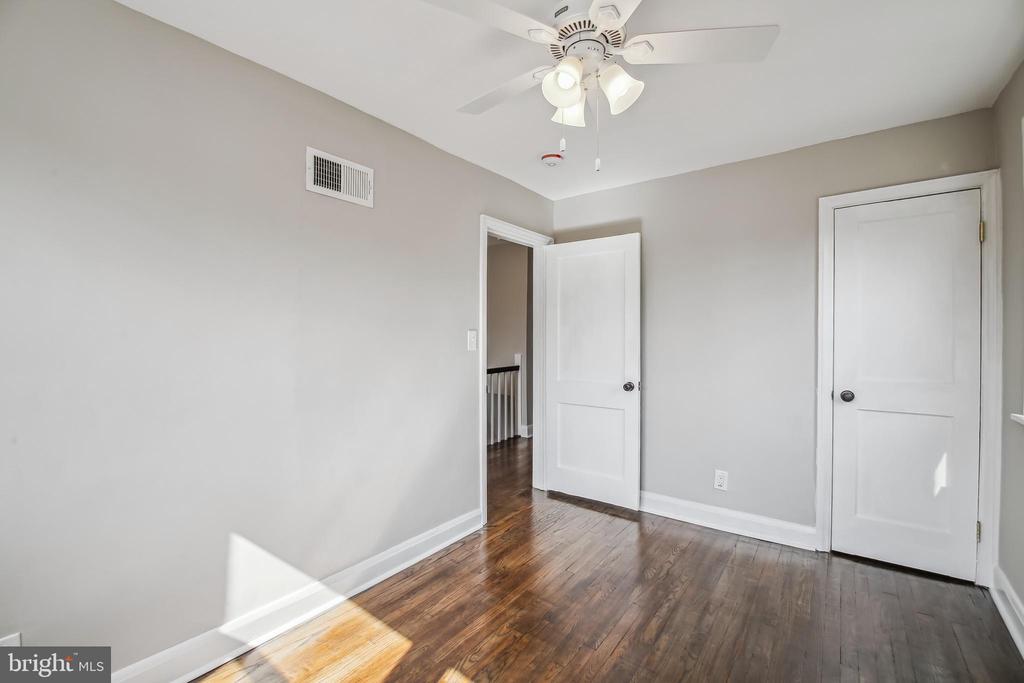 201 W Riverview Rd