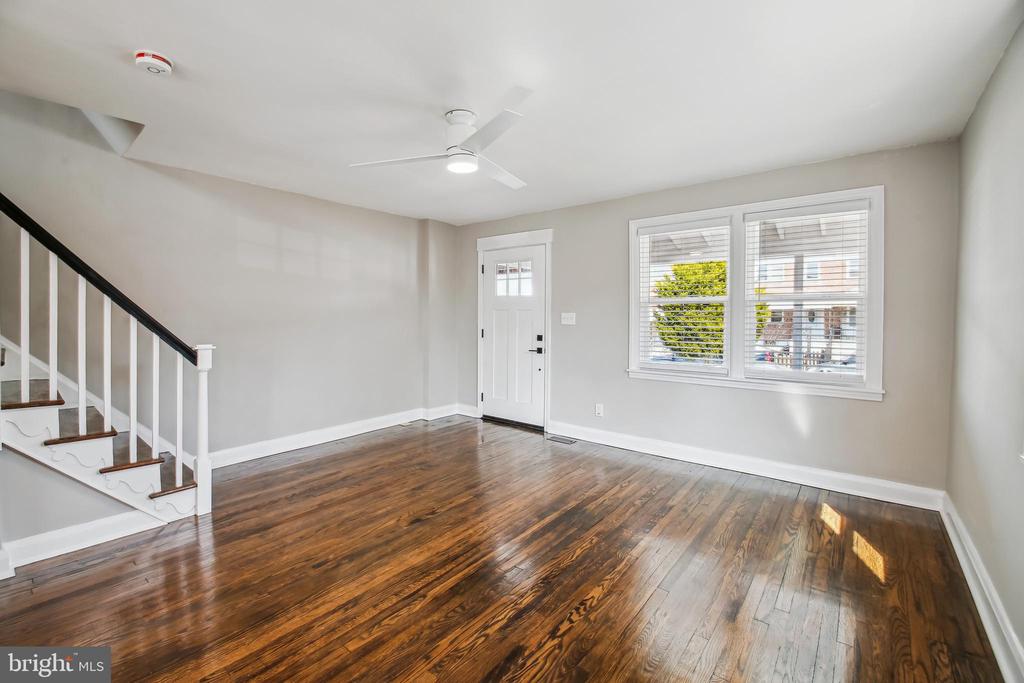 201 W Riverview Rd