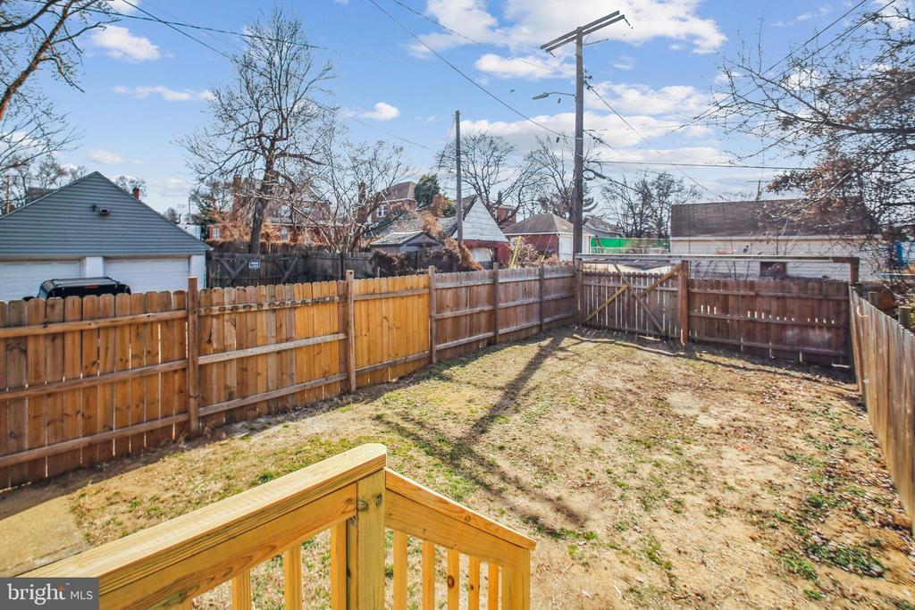 201 W Riverview Rd