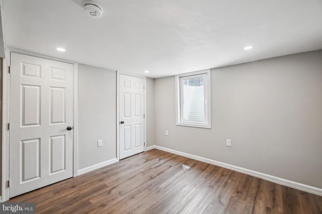 201 W Riverview Rd