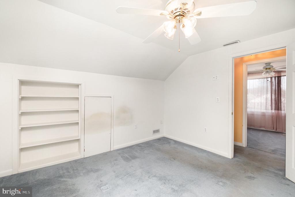 7830 Locust Wood Rd