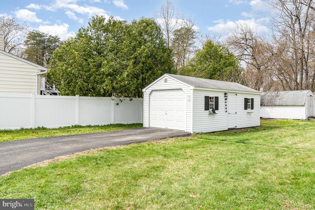 7830 Locust Wood Rd