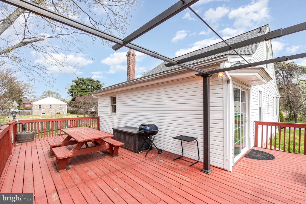 7830 Locust Wood Rd