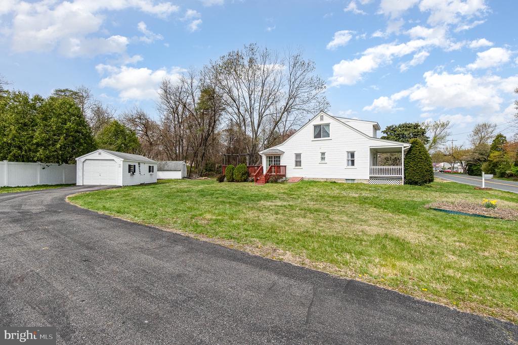 7830 Locust Wood Rd