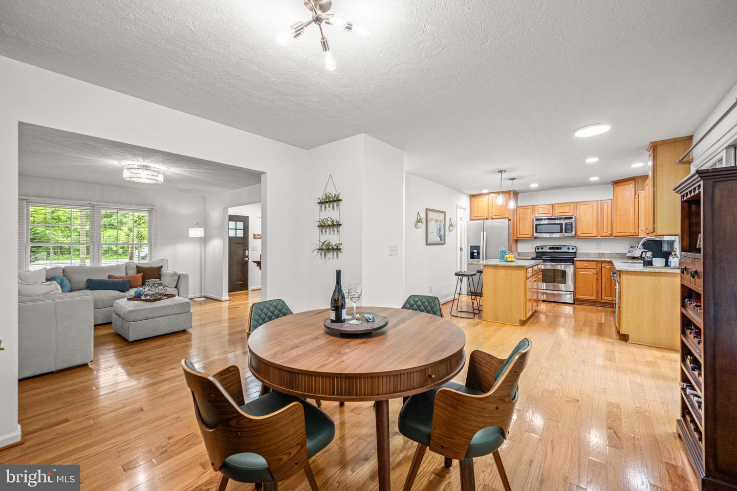 409 Magothy Bridge Rd