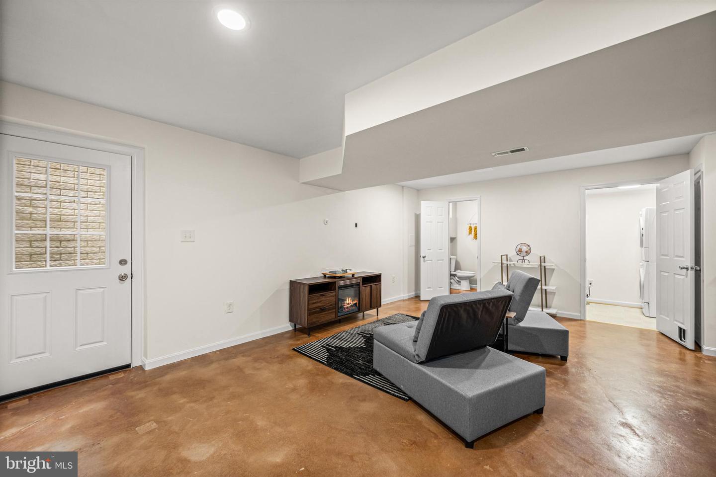 409 Magothy Bridge Rd