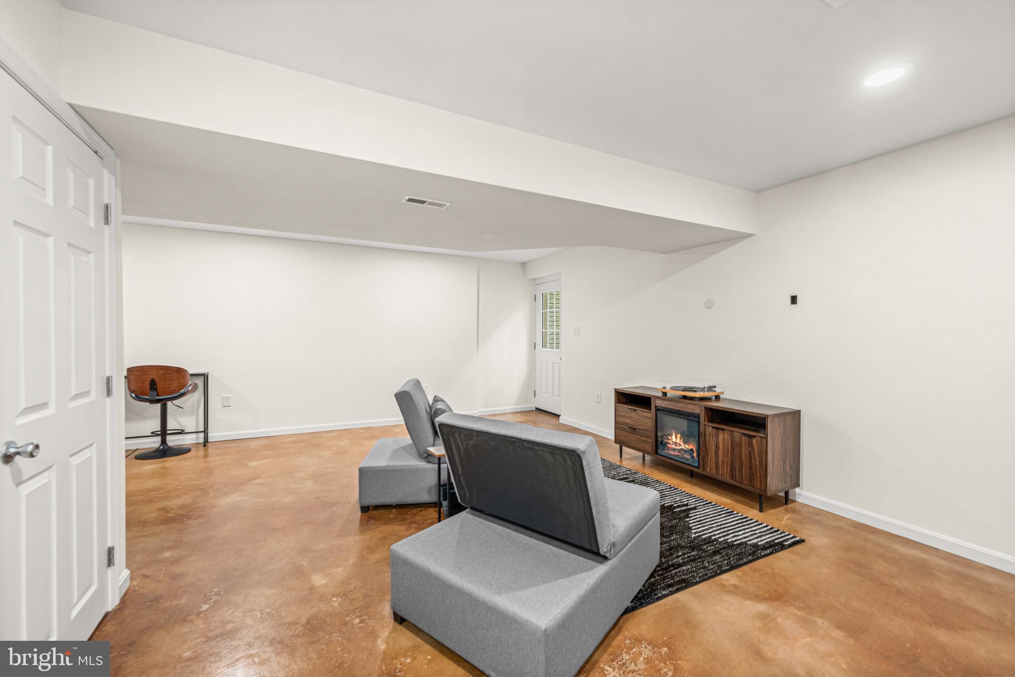 409 Magothy Bridge Rd