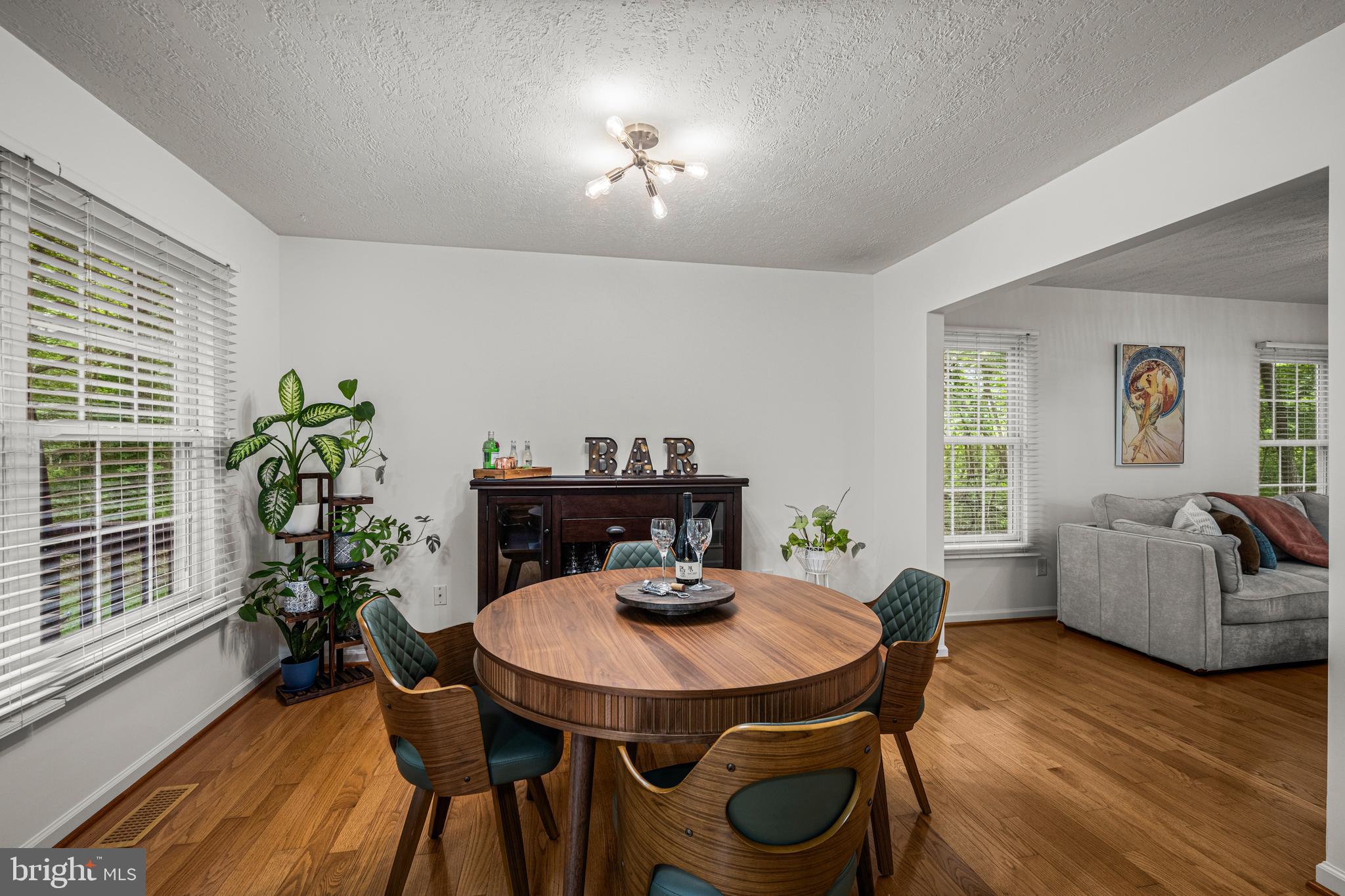 409 Magothy Bridge Rd