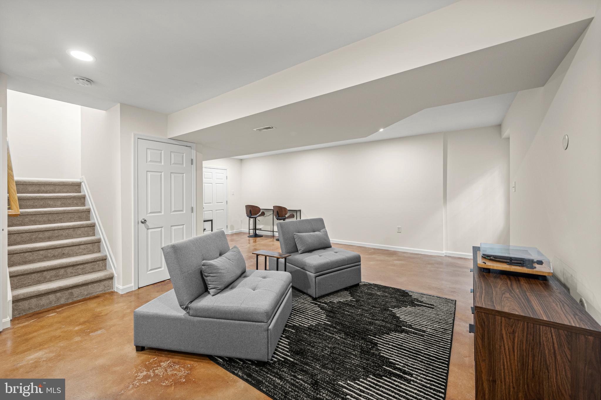 409 Magothy Bridge Rd