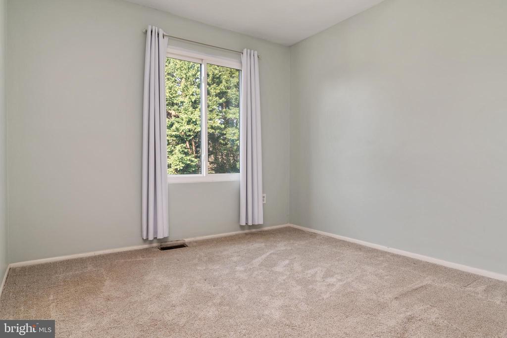 1324 HAZEL NUT COURT