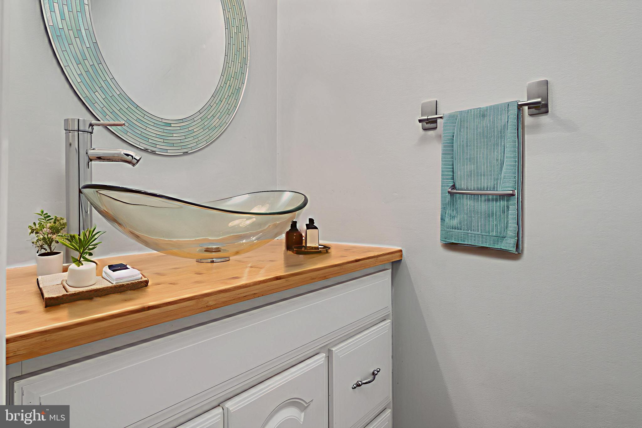 1324 HAZEL NUT COURT