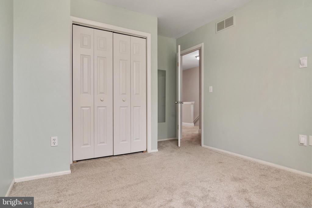 1324 HAZEL NUT COURT
