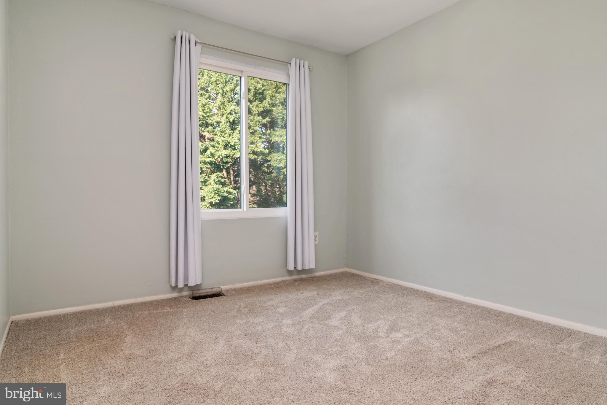 1324 HAZEL NUT COURT