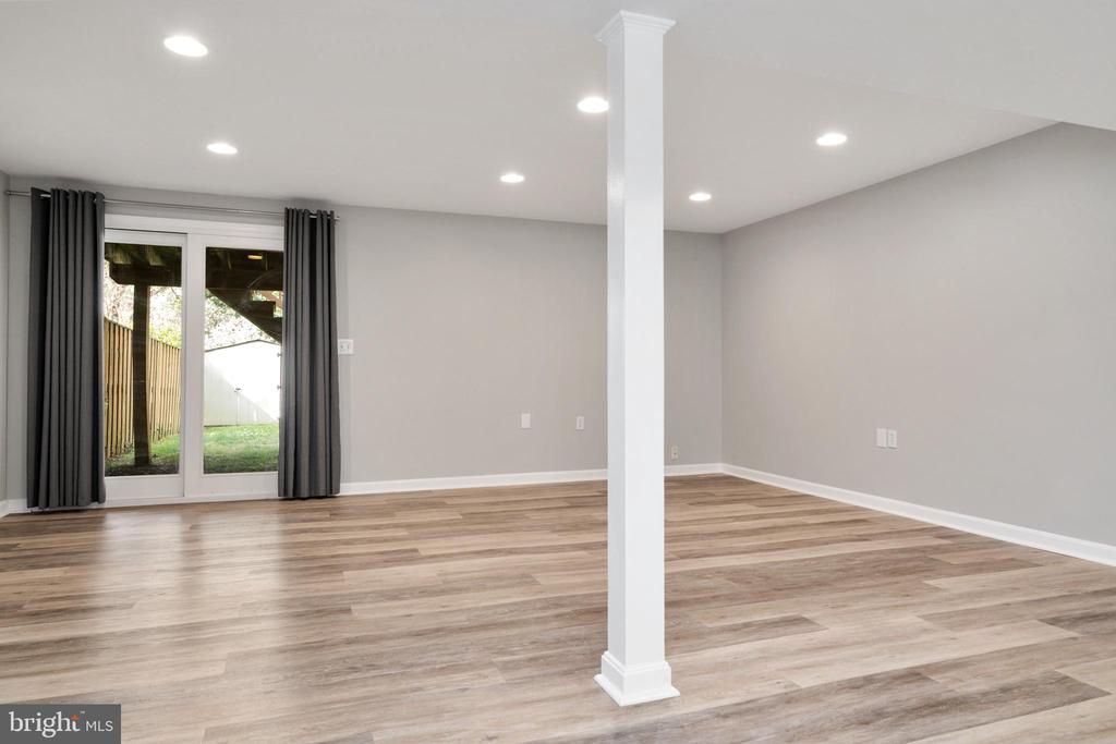1324 HAZEL NUT COURT