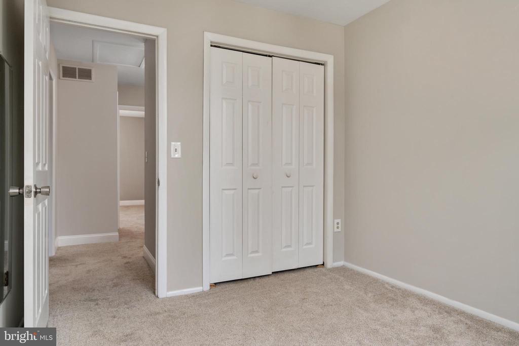 1324 HAZEL NUT COURT