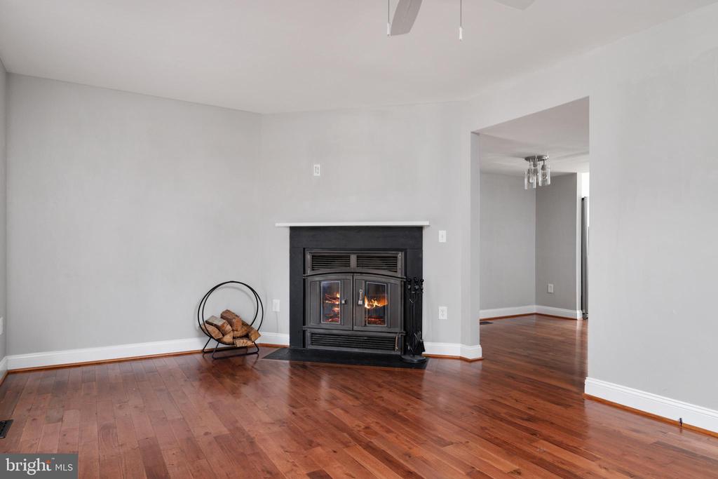 1324 HAZEL NUT COURT