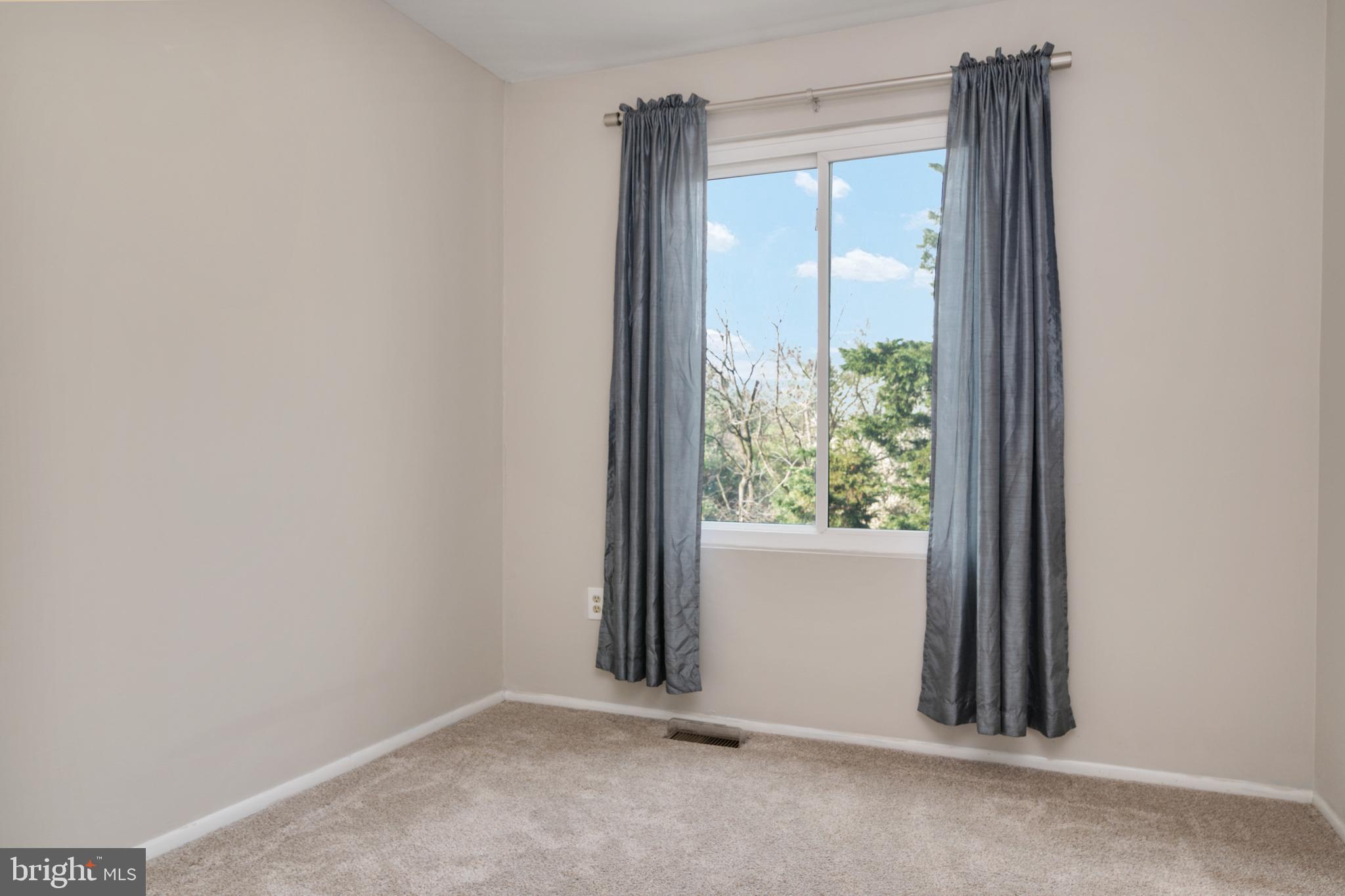 1324 HAZEL NUT COURT