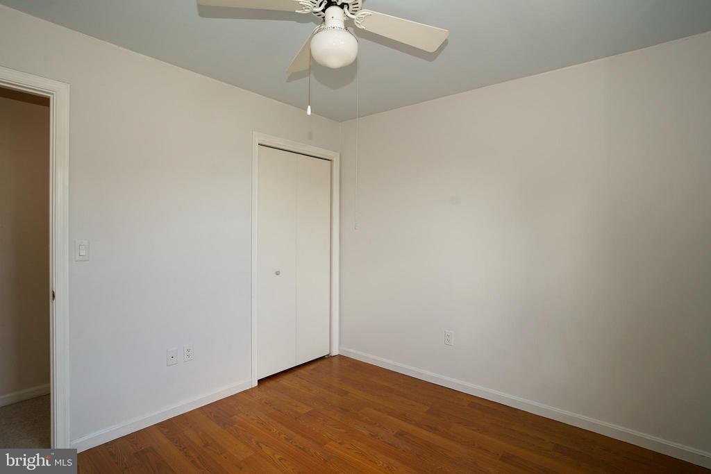 7862 CENTERGATE CT