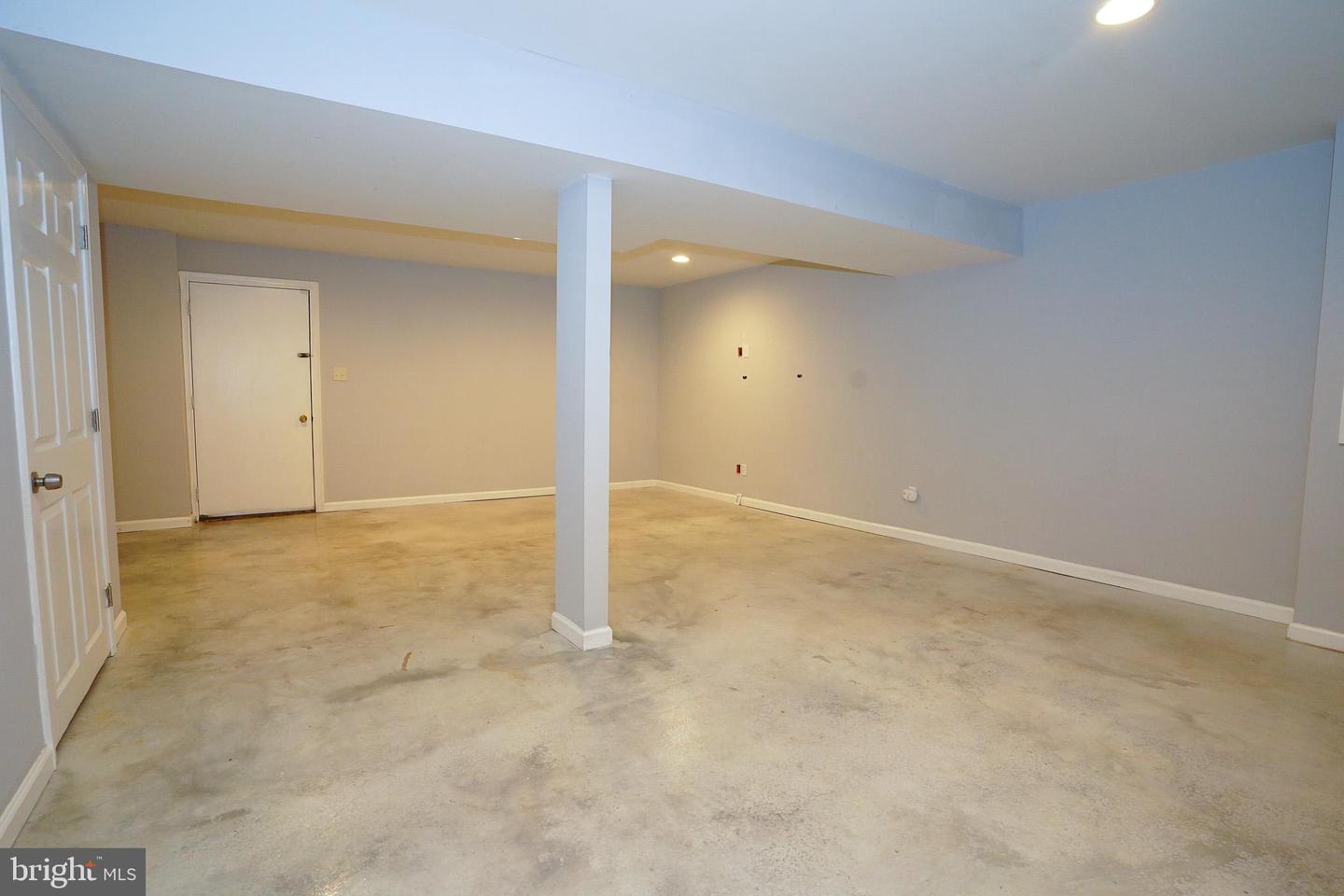 7862 CENTERGATE CT