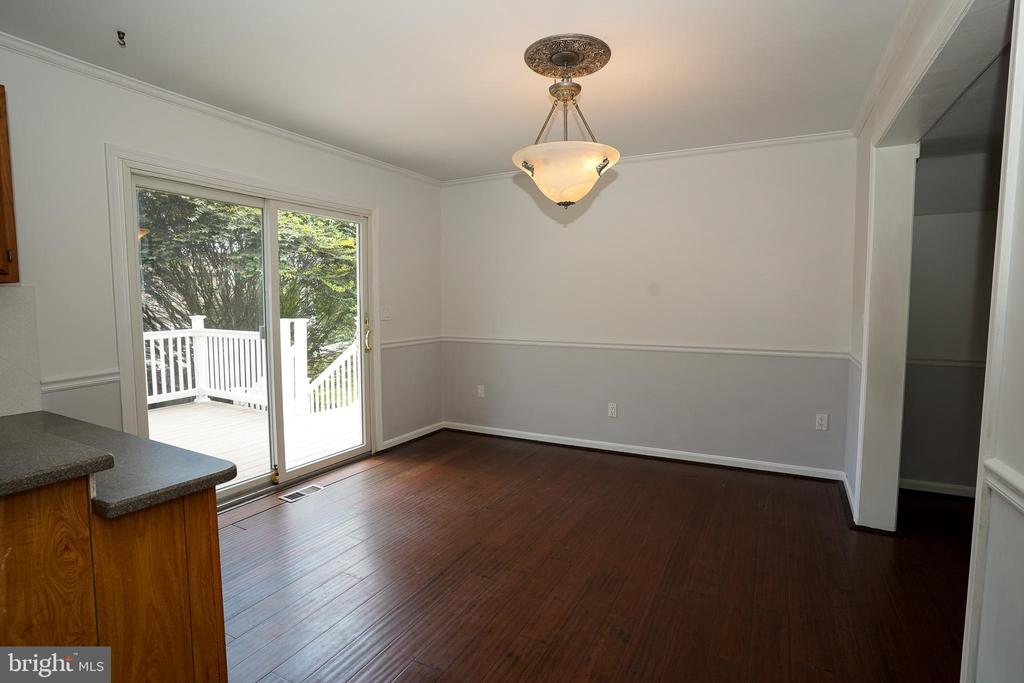 7862 CENTERGATE CT