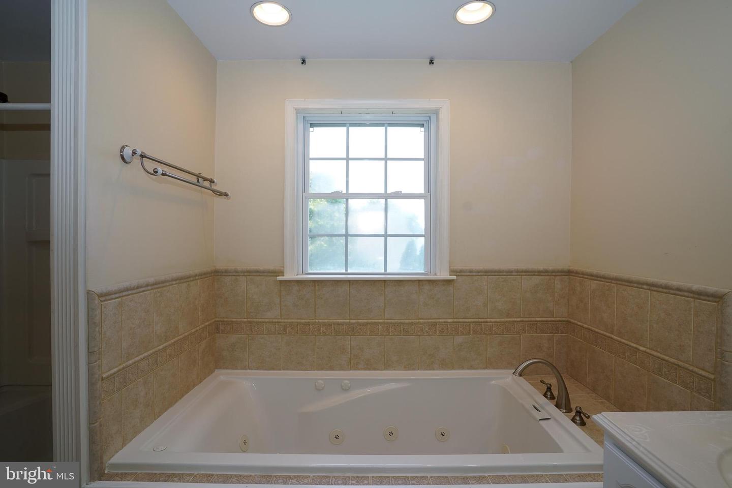 7862 CENTERGATE CT