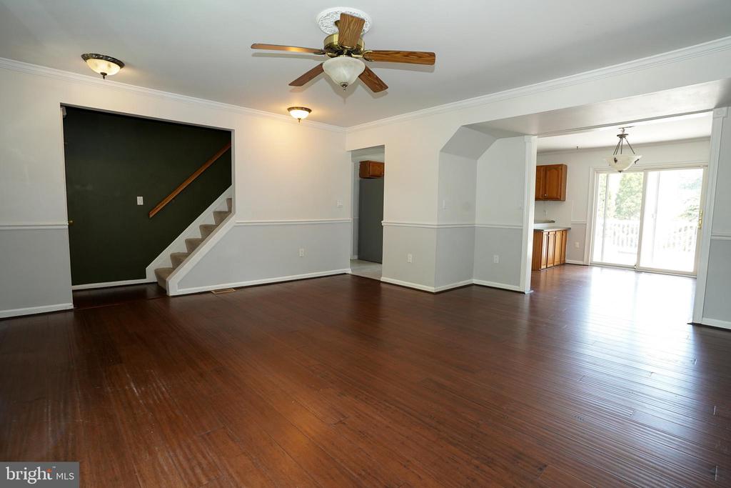 7862 CENTERGATE CT