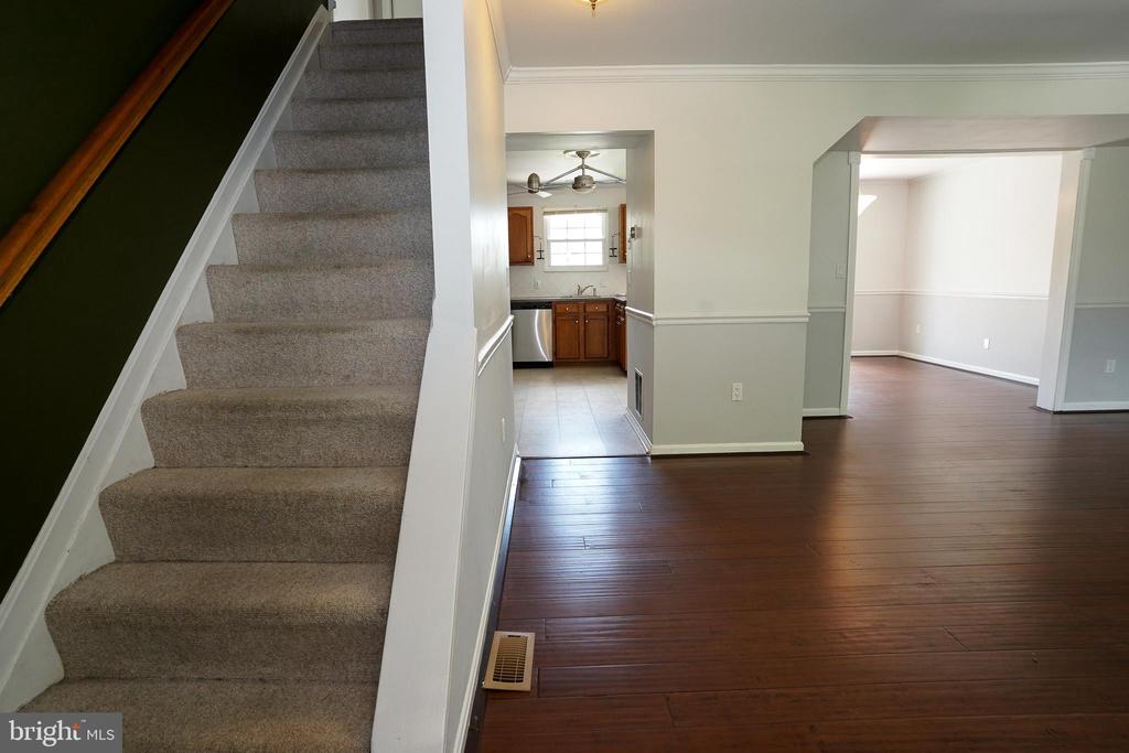 7862 CENTERGATE CT