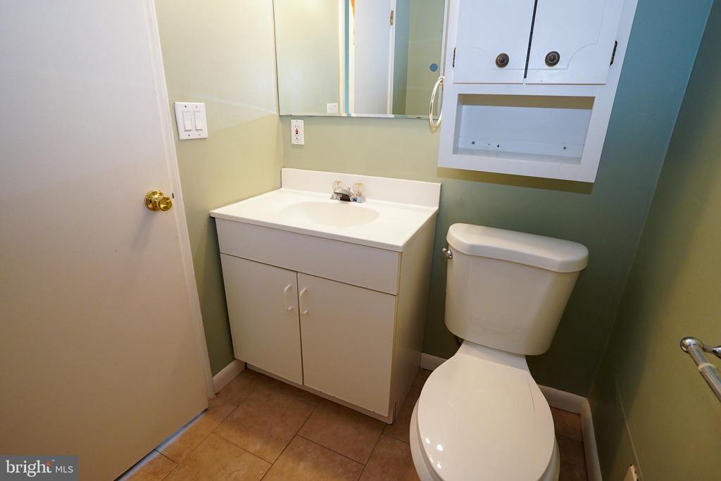 7862 CENTERGATE CT