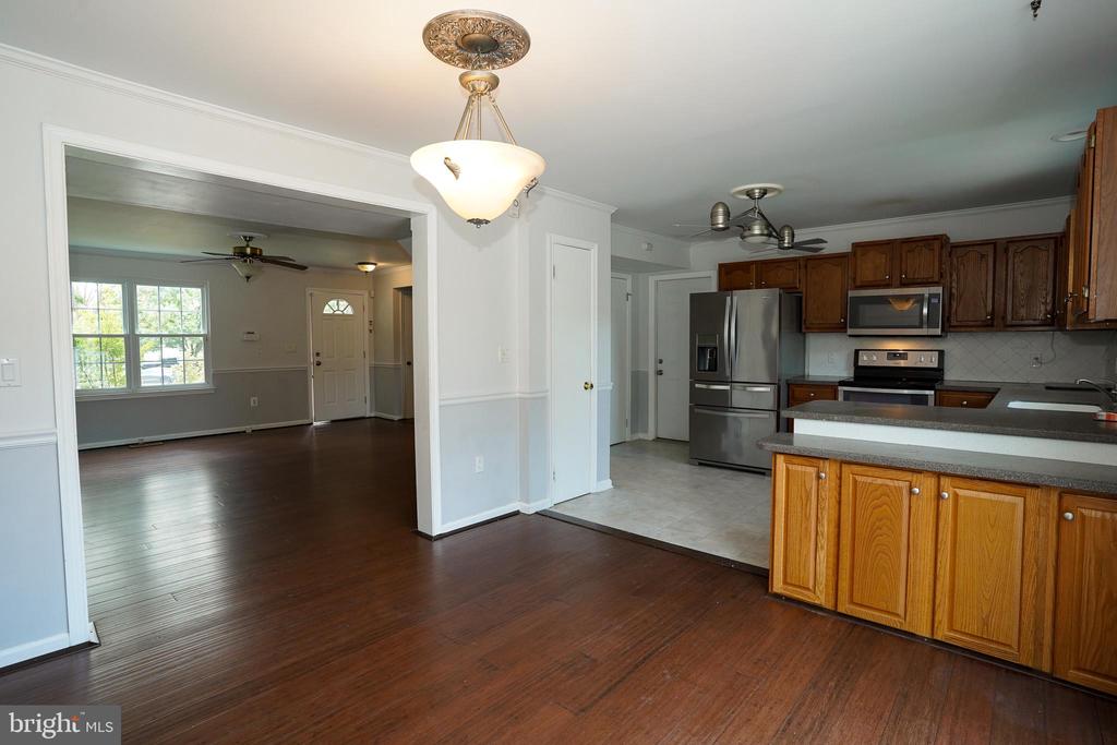 7862 CENTERGATE CT