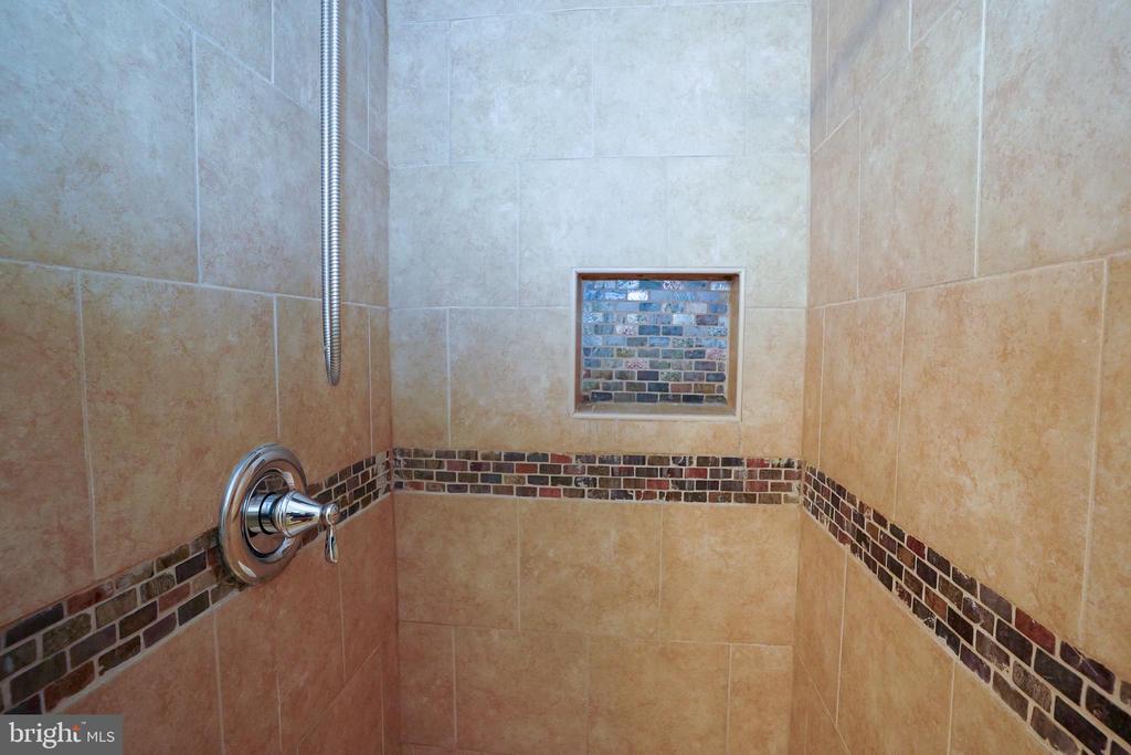 7862 CENTERGATE CT