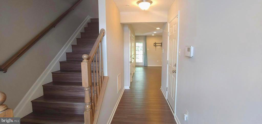 1011 HAWKINS WAY