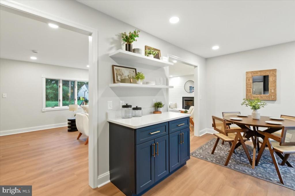 5 N MEADOW DRIVE